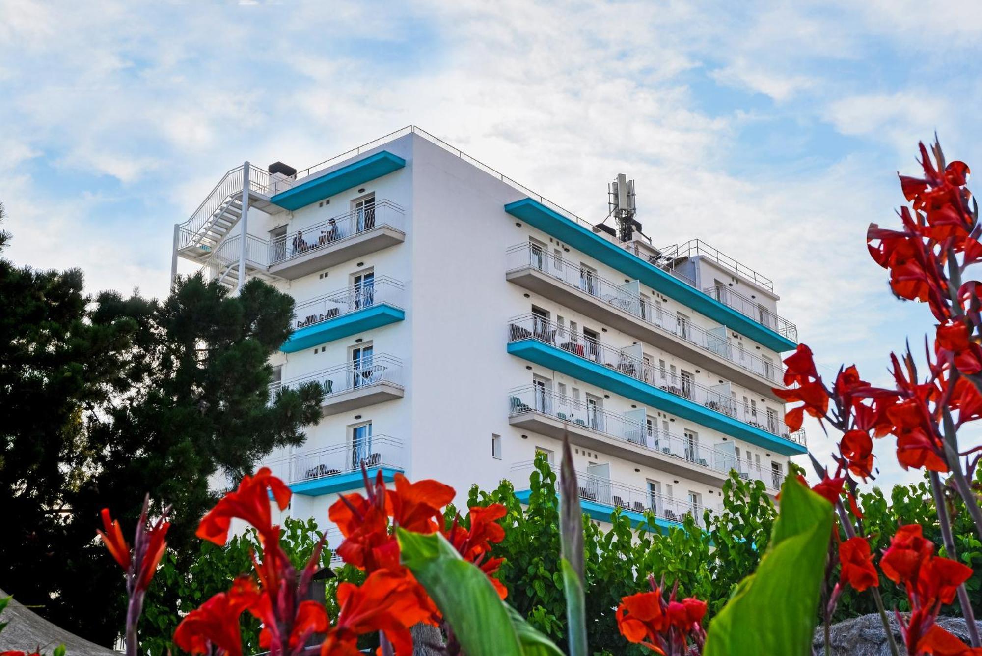Aparthotel Bamblue Boutique Pineda de Mar